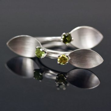 Silverringar med vårkänslor. Silver rings with spring feelings.