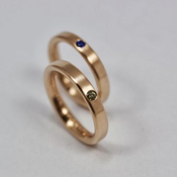 Vigselringar med ren form och stark karaktär. Wedding rings with pure shape and strong character.
