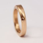 guldsmed; förlovningsring; diamat; silversmed; smycken; vigselring; rödguld; etisk; kaffefärgad;