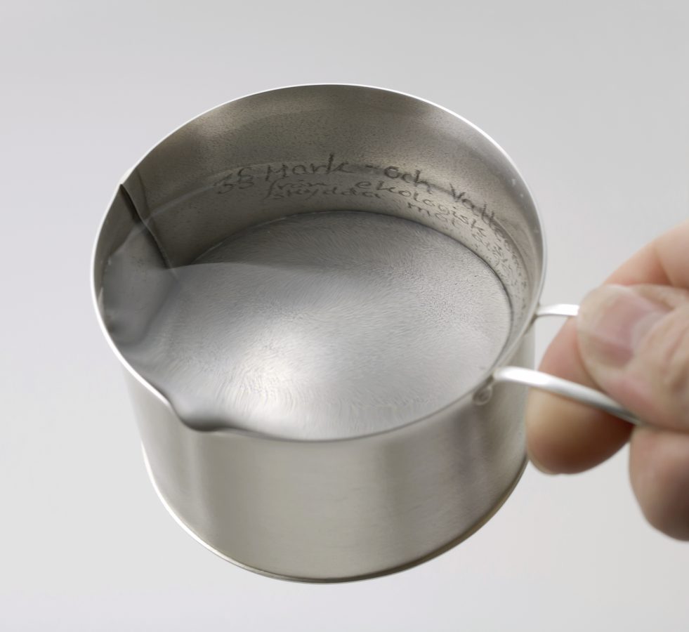 silverkorpus i form av vattenskopor med funktioner som utgår från magiska tekniker hämtade från Arameiska besvärjelse skålar.