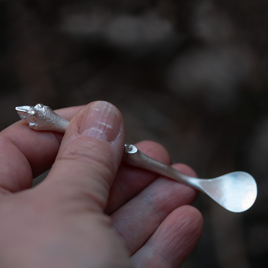 ”Röromare”, skedar av sitt och gjutet silver med kvistar och knoppar som handtag!